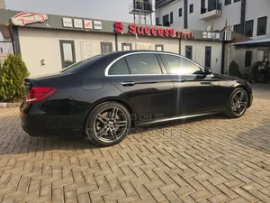 Mercedes-Benz E400 2018 Black