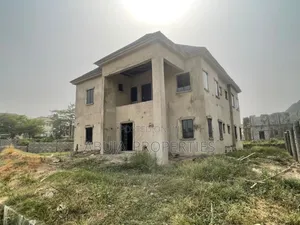 4bdrm Duplex in Lugbe District for sale