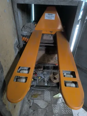 Toyo Pallet Truck/Trolley/Forklift (1.5ton/1500kg)