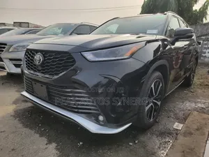 Toyota Highlander XSE 2021 Black