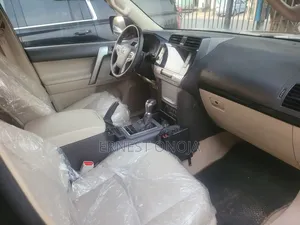 Toyota Land Cruiser Prado 2018 Black