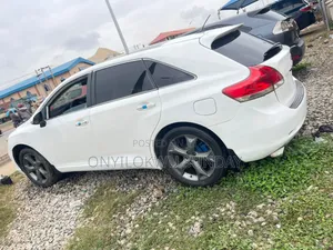 Toyota Venza 2010 White