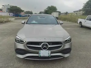 Mercedes-Benz C300 2023 Gray