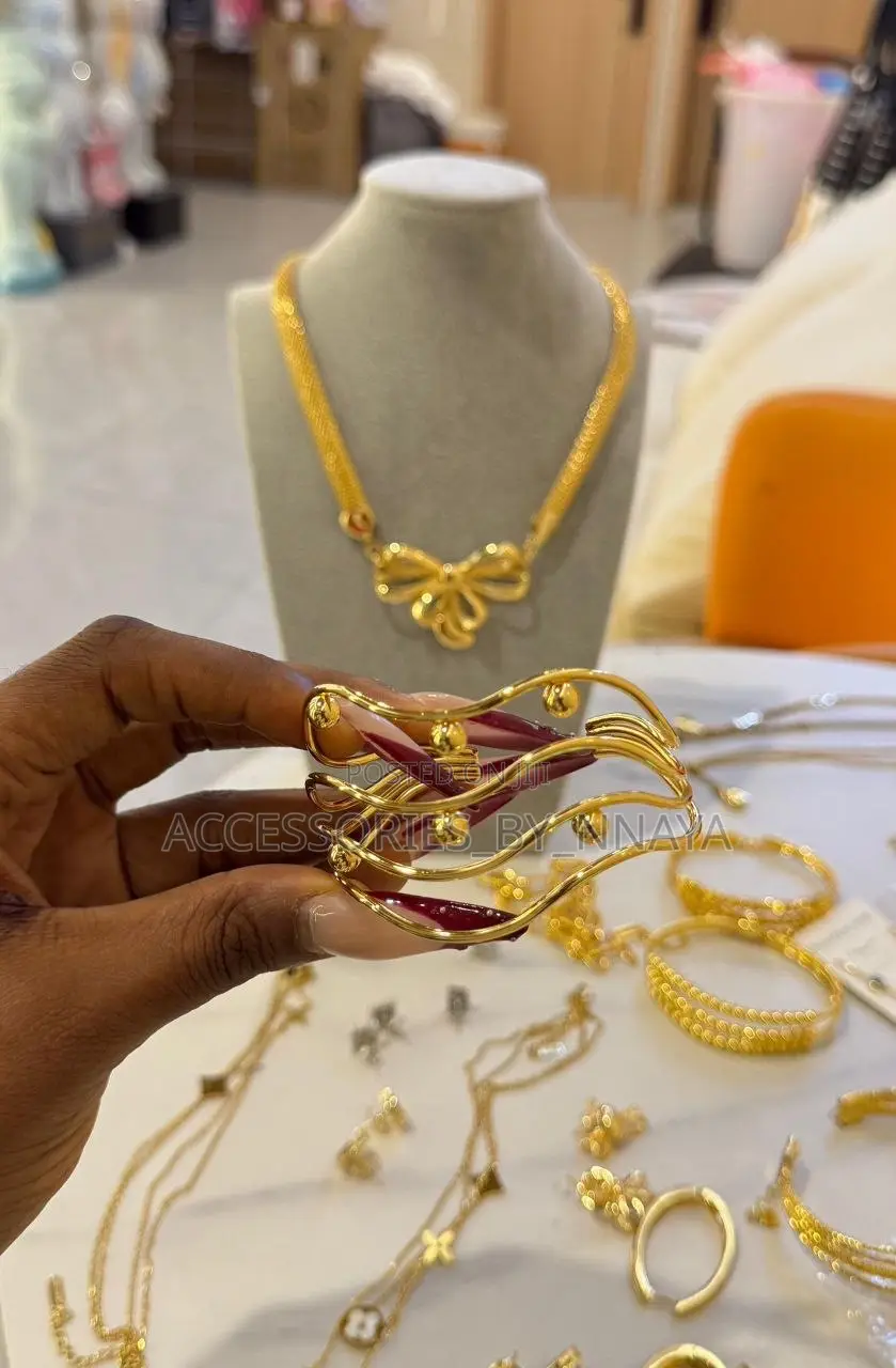 Expandable Gold Bangle