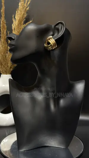 Gold Dual Shaped Earring