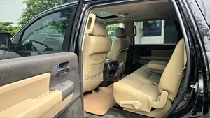 Toyota Sequoia SR5 4dr SUV (5.7L 8cyl 6A) 2011 Black