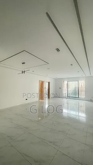 2bdrm Block of Flats in Lekki Phase 1 for sale