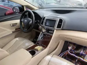 Toyota Venza AWD 2010 Gold