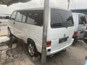 Volkswagen Transporter 2004 White