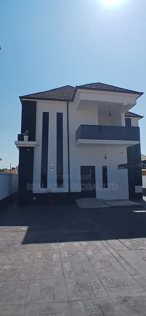 4bdrm Duplex in Jos for sale