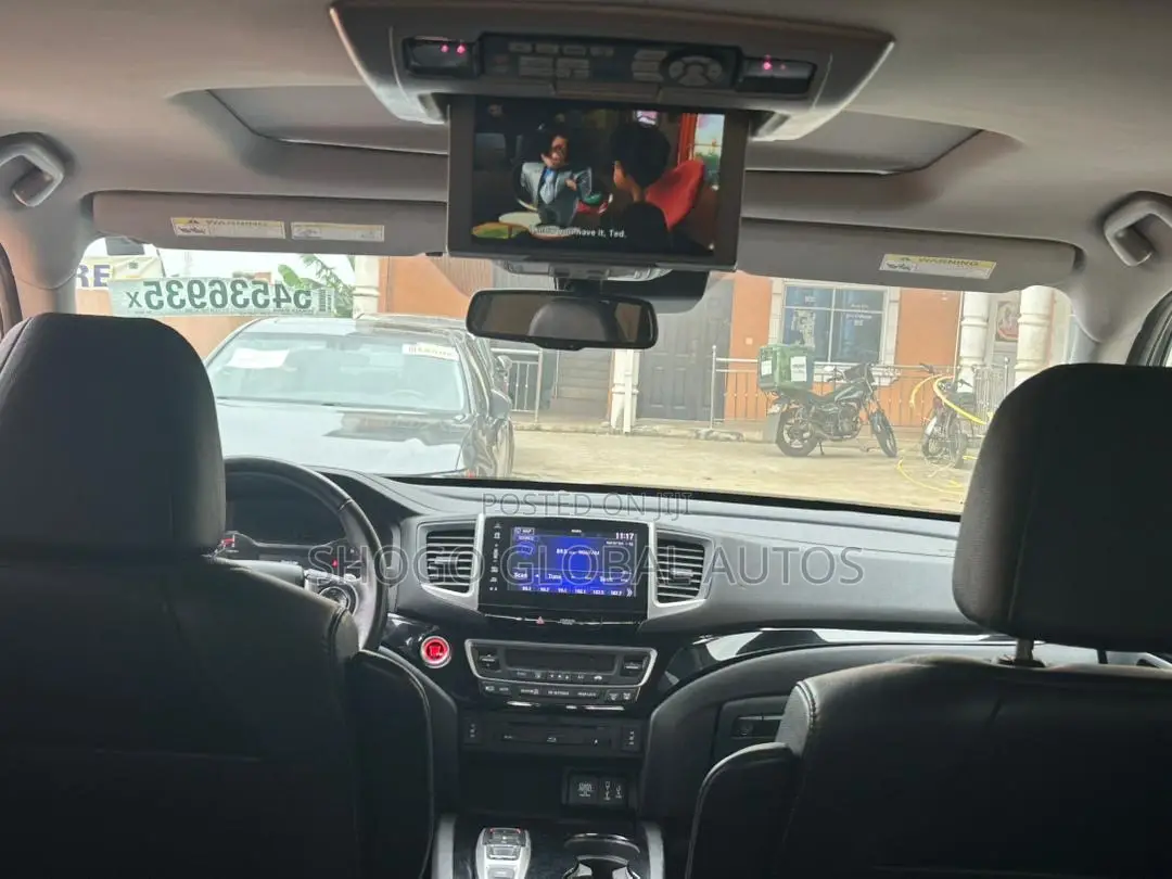 Honda Pilot Touring 4dr SUV (3.5L 6cyl 9A) 2017 Black