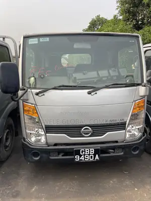 Nissan Dyna 2012 Silver