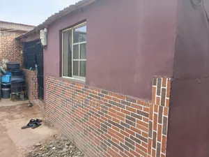 Furnished 3bdrm Apartment in Ita-Oluwo for sale