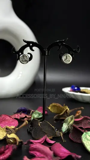Benz Shaped Silver Earring