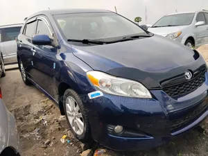 Toyota Matrix Hatchback FWD (1.8L 4cyl 5M) 2009 Blue