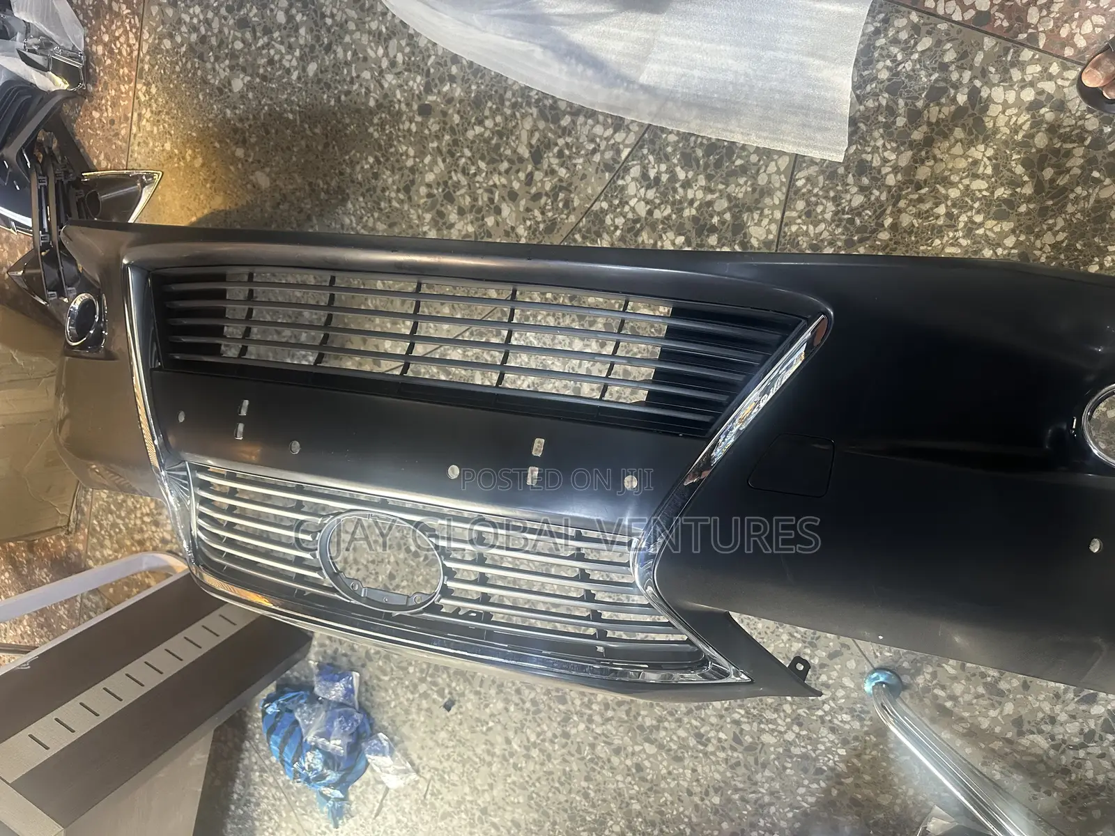 Complete Direct Front Bumper Es 350 2013/2015 Model
