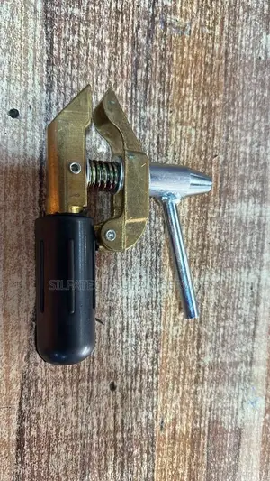 Crocodile Earth Clamp