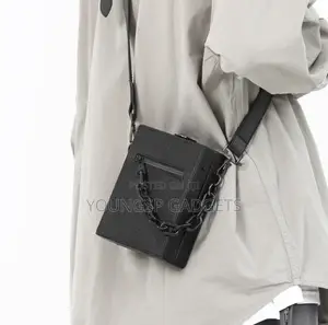 Faux Leather Box-Shaped Crossbody Bag Unisex With a Chain