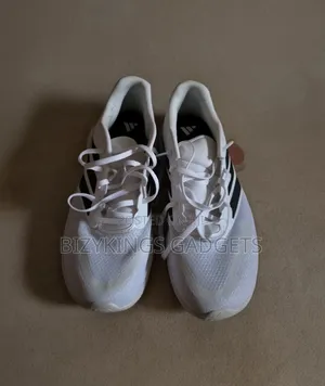 Adidas Sneakers