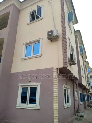 3bdrm Block of Flats in Off Ago for sale