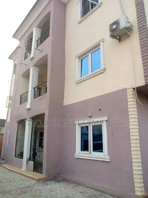 3bdrm Block of Flats in Off Ago for sale