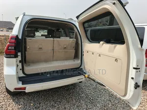 Toyota Land Cruiser Prado 2023 White
