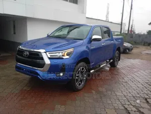 Toyota Hilux 2023 Brown