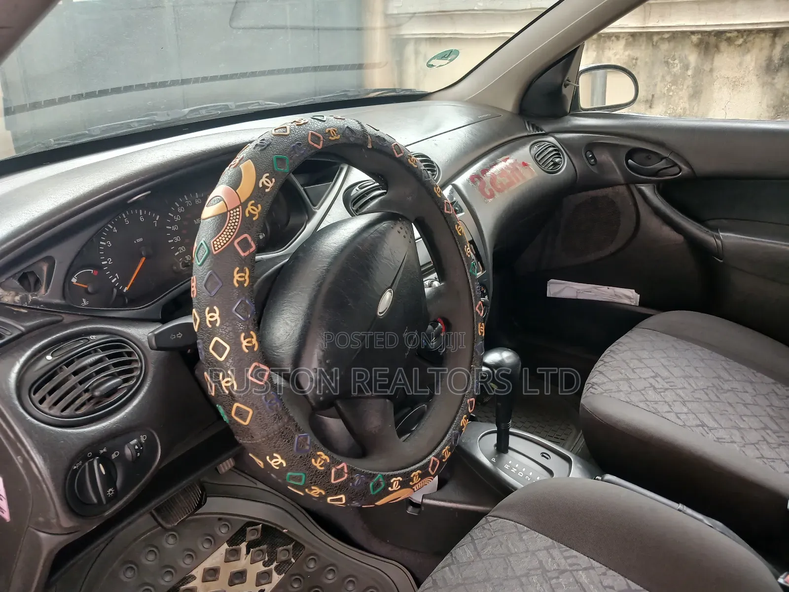 Ford Focus 2000 Gold