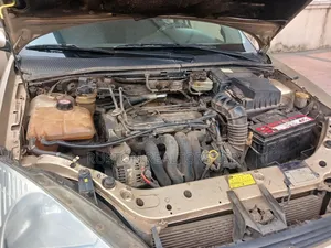 Ford Focus 2000 Gold