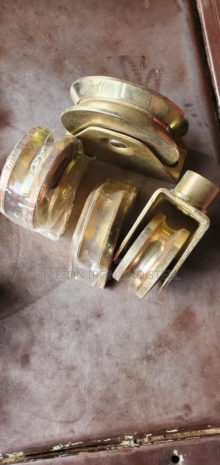 Uproller and Downroller for Gate