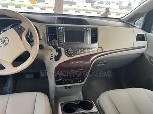 Toyota Sienna XLE 7 Passenger Mobility 2012 Red