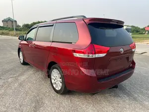 Toyota Sienna XLE 7 Passenger Mobility 2012 Red
