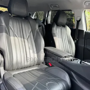 Peugeot 5008 2023 Gray