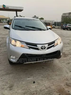 Toyota RAV4 XLE 4dr SUV (2.5L 4cyl 6A) 2014 Silver