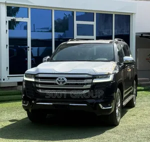New Toyota Land Cruiser LC300 2025 Black