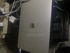 Laptop Apple MacBook Pro 2017 8GB Intel Core i5 SSD 256GB