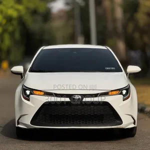 Toyota Corolla SE 2021 White