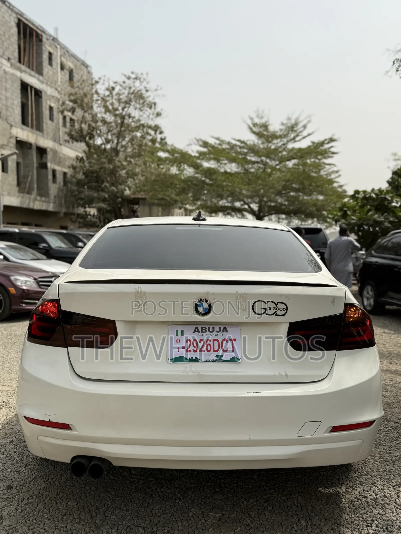 BMW 320i Sedan RWD 2013 White