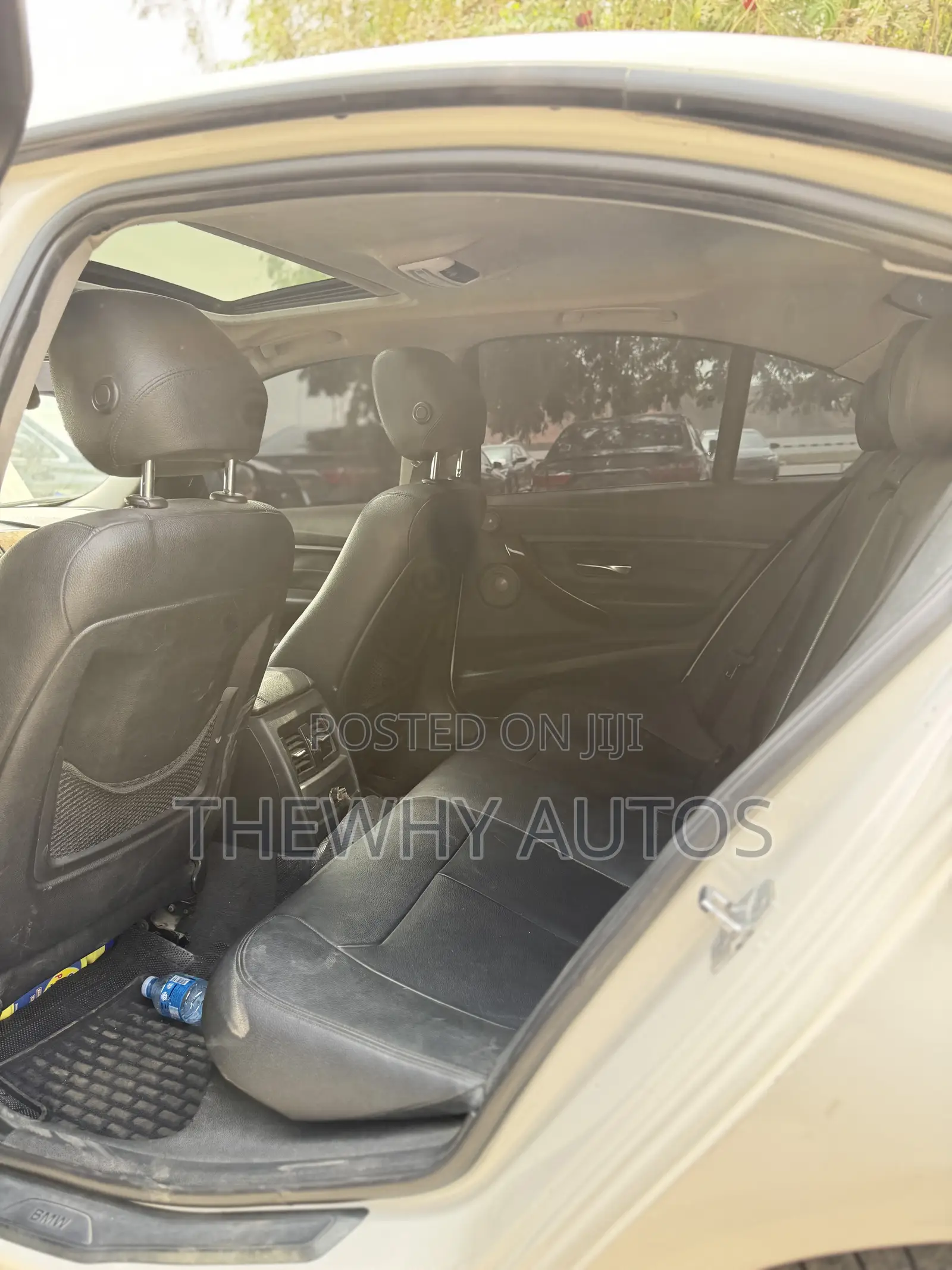 BMW 320i Sedan RWD 2013 White