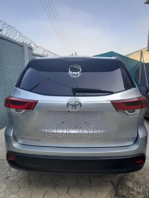 Toyota Highlander XLE 4x4 V6 (3.5L 6cyl 8A) 2018 Blue