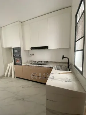 2bdrm Block of Flats in Lekki for sale