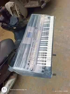 Yamaha S670 Keyboard
