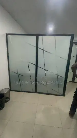 Aluminium Office Partition With 6mm Glass
