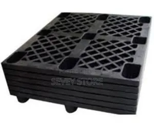Mechanize Farming Plastic Pallets for Storage