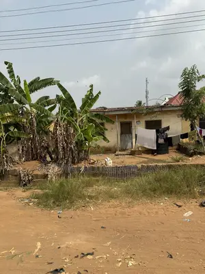 6bedrooms and Parlour Ready for Sale Sitting on Half Plot of Land