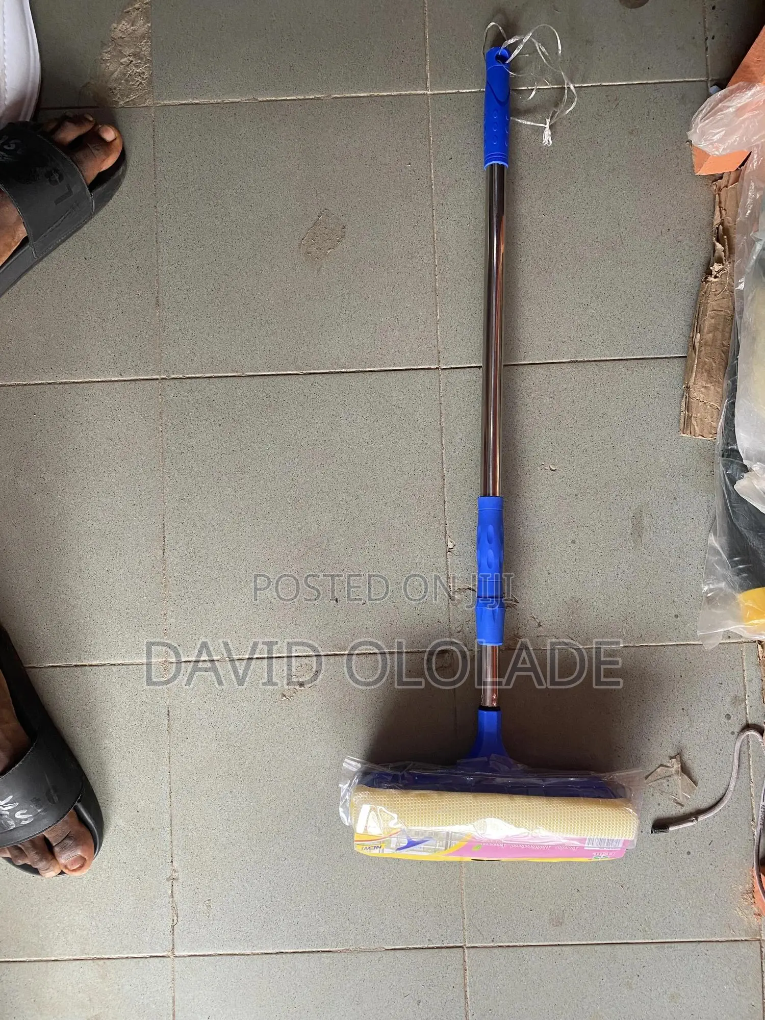 Glass Cleaner/Wiper Head