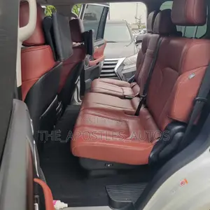 Lexus LX 570 AWD 2019 White