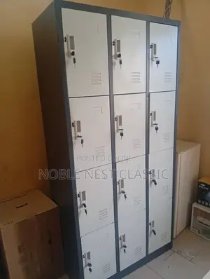 12 Door Locker