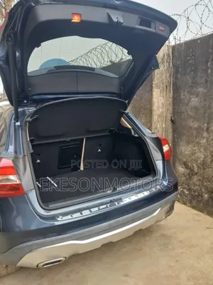 Mercedes-Benz GLA 250 2019 Blue