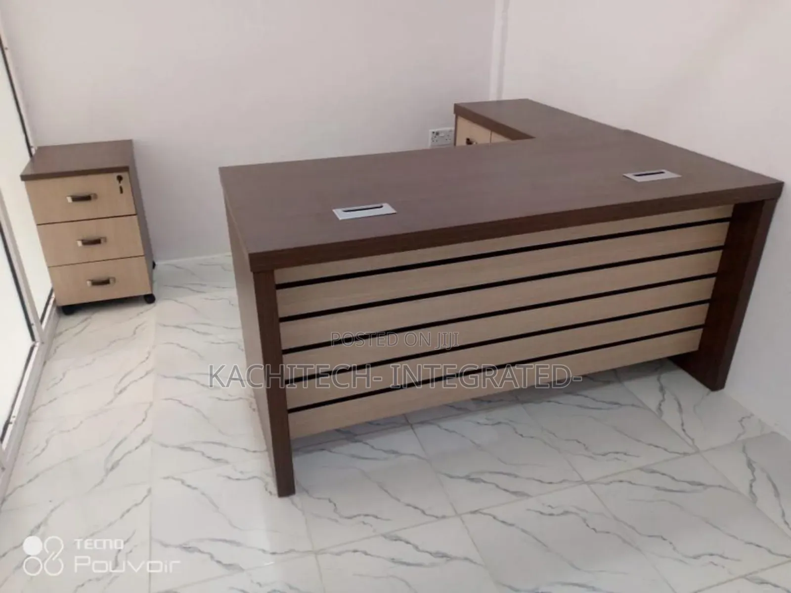 Executive Table (1.6m)